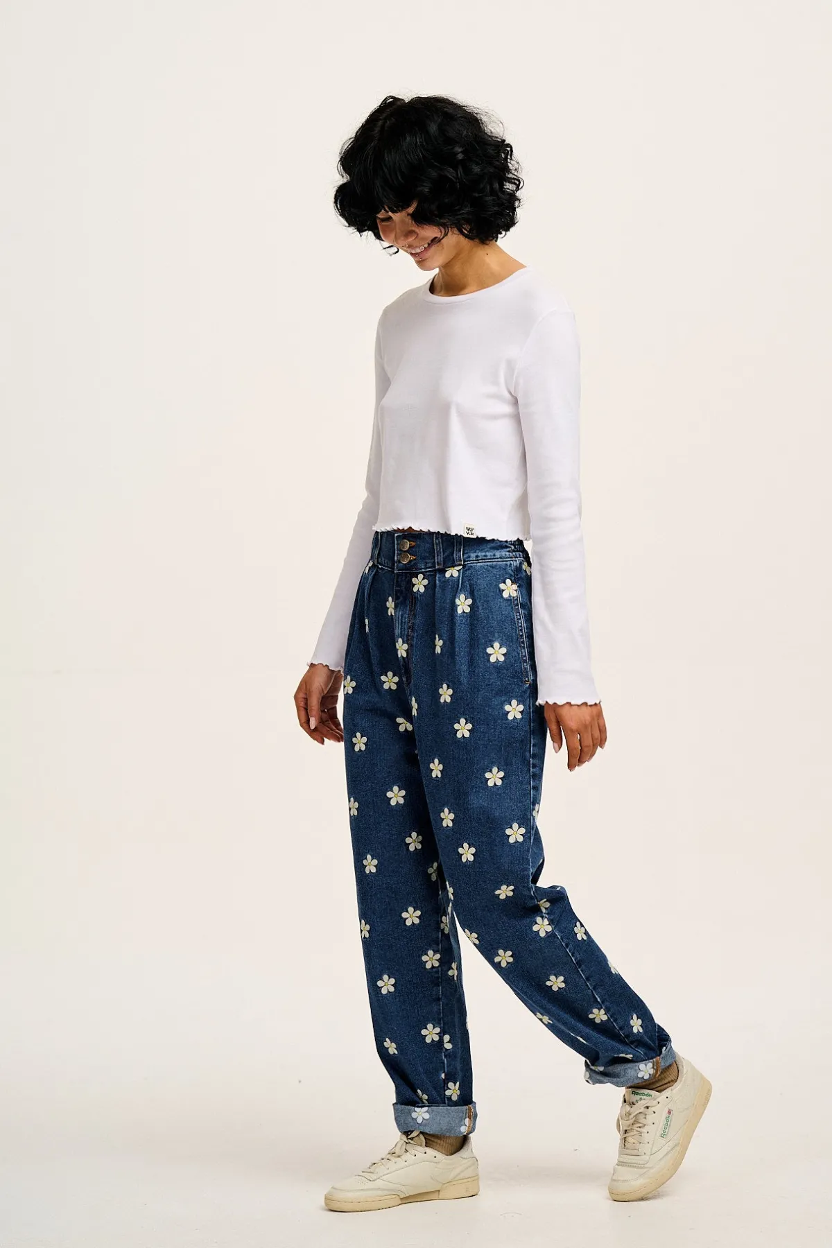 Lucy & Yak Addison - Tapered Denim Jeans in Mid Wash with Daisy Embroidery