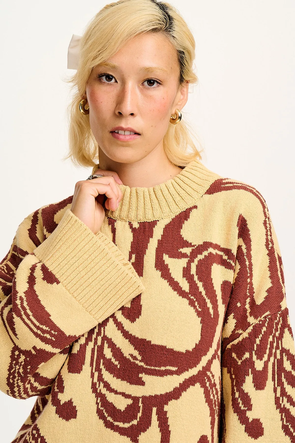Lucy & Yak Amari - Oversized Knitted Jumper in Cream & Brown Swirl