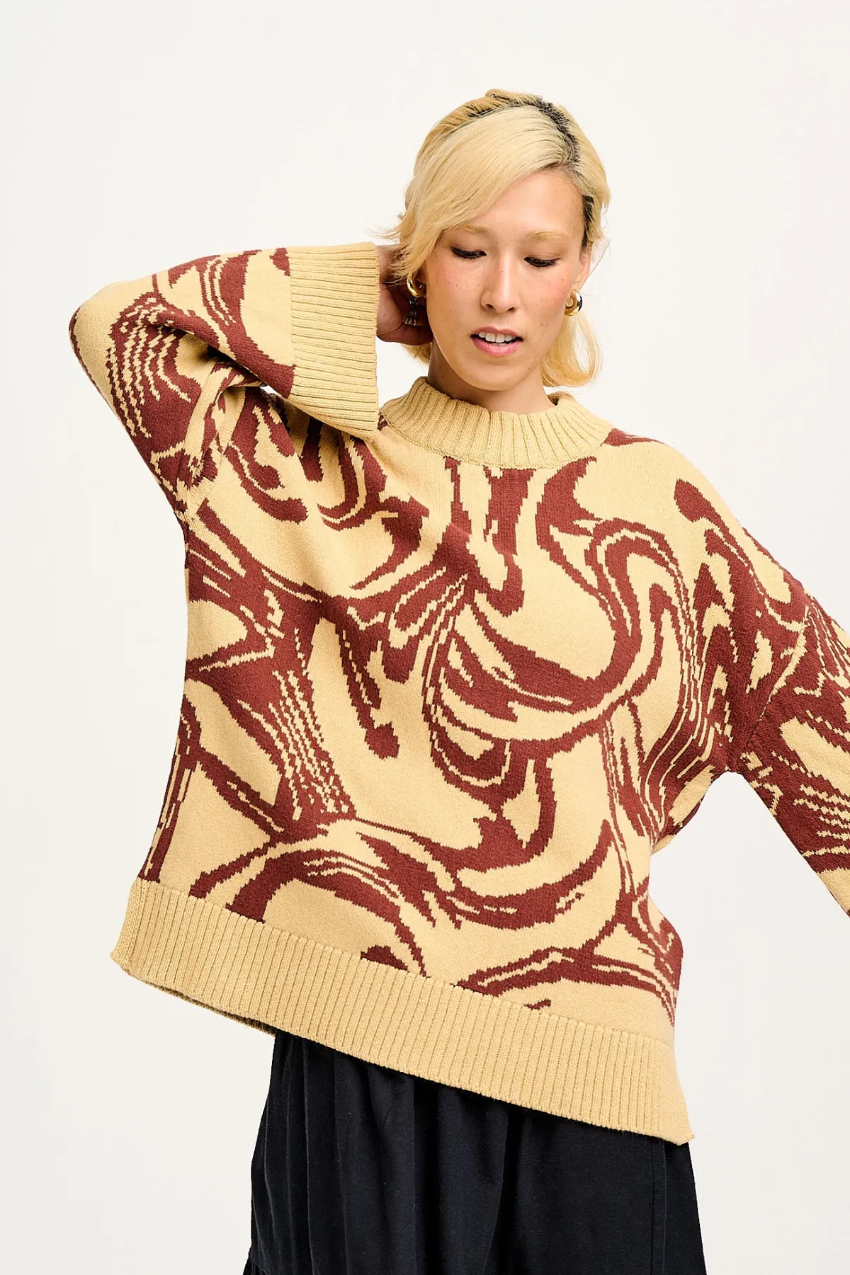 Lucy & Yak Amari - Oversized Knitted Jumper in Cream & Brown Swirl