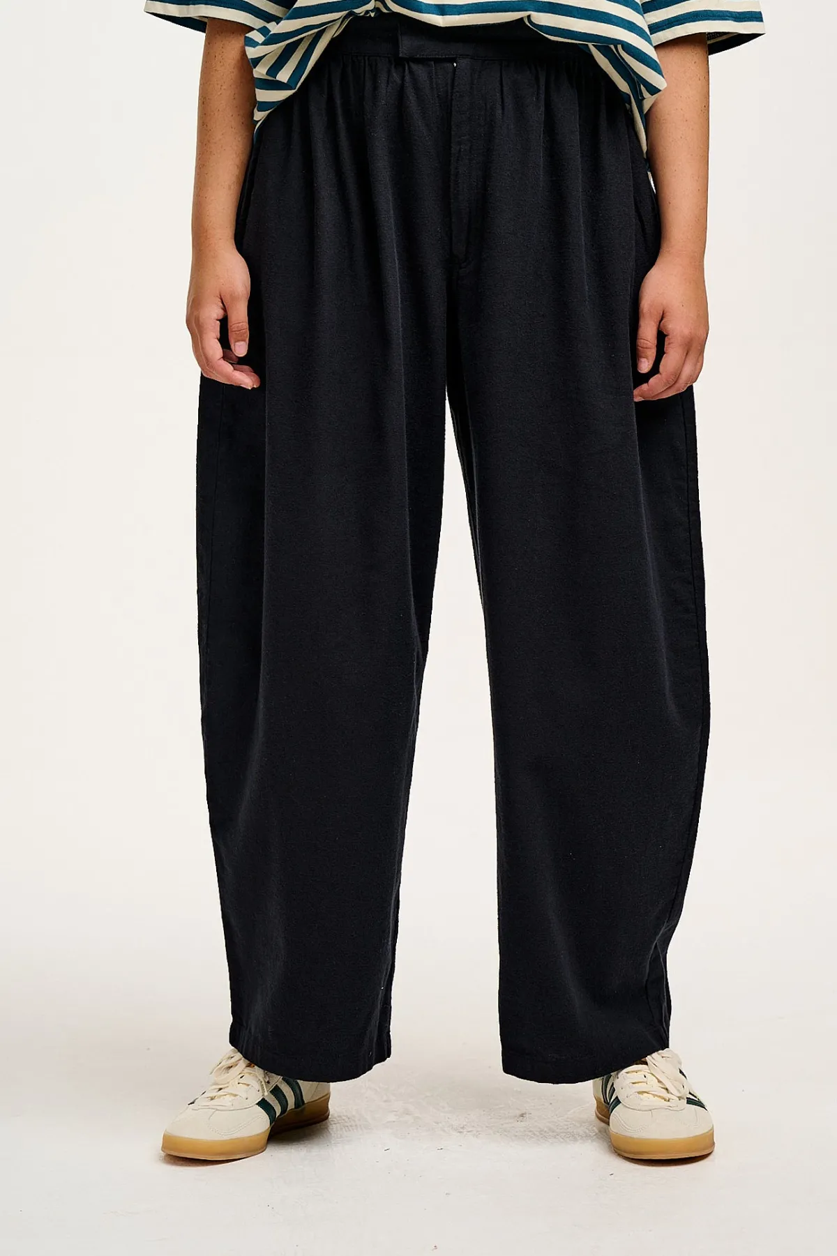 Lucy & Yak Beau - Balloon Brushed Cotton Trousers in Black