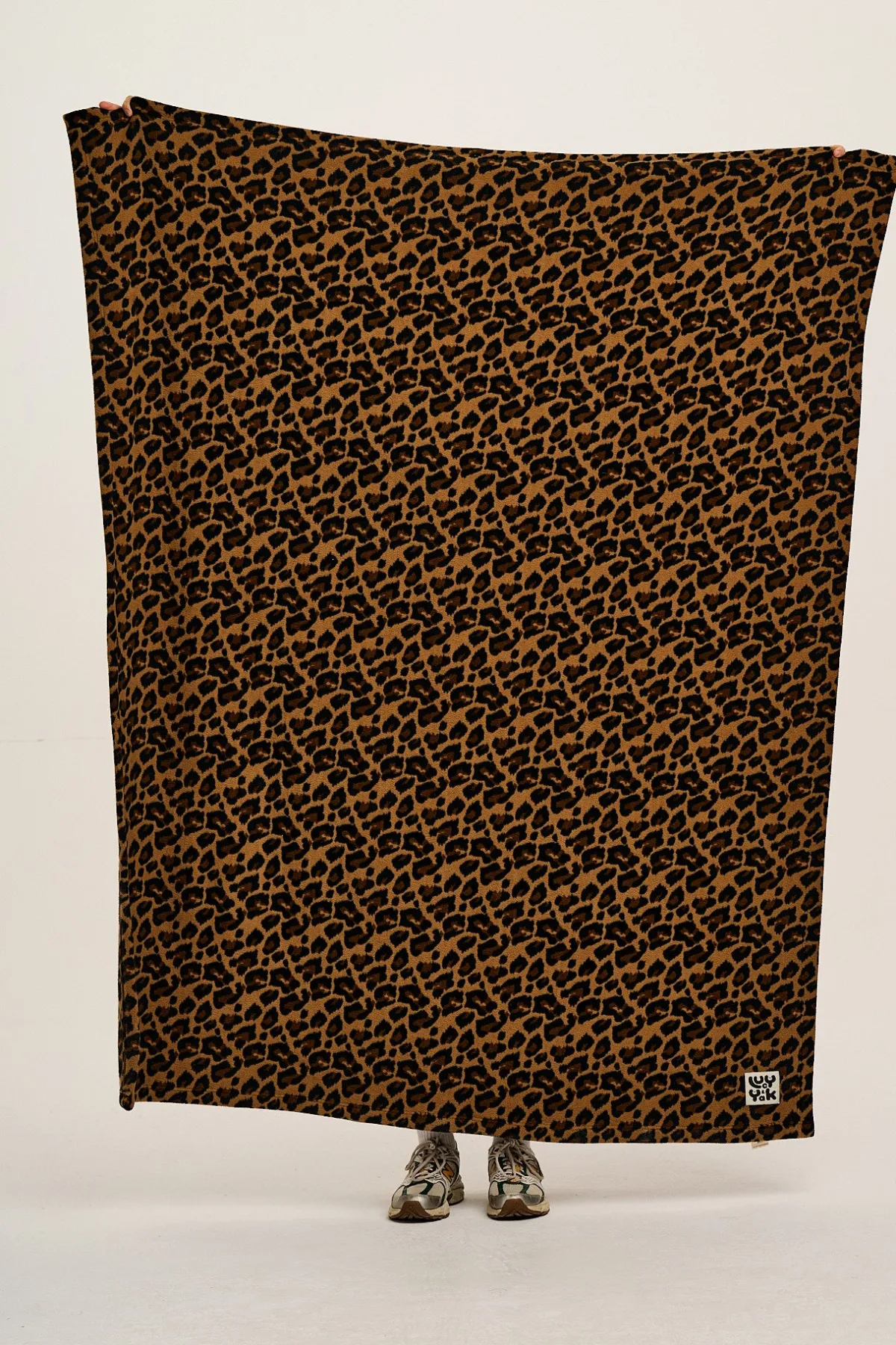 Lucy & Yak Braor - Polar Fleece Blanket in Leopard Print