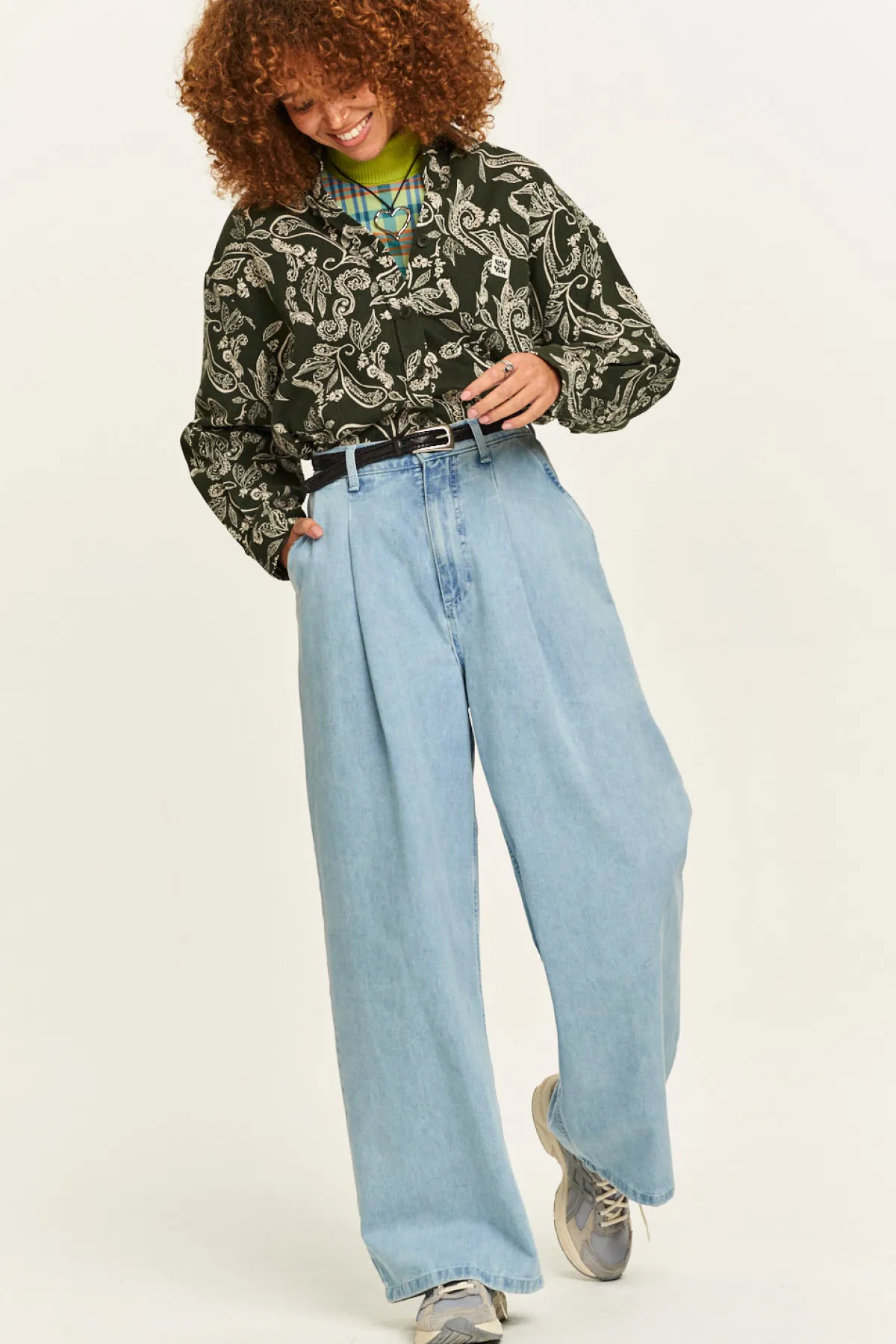 Lucy & Yak Cole - Baggy Wide Leg Denim Jeans in Light Wash Blue