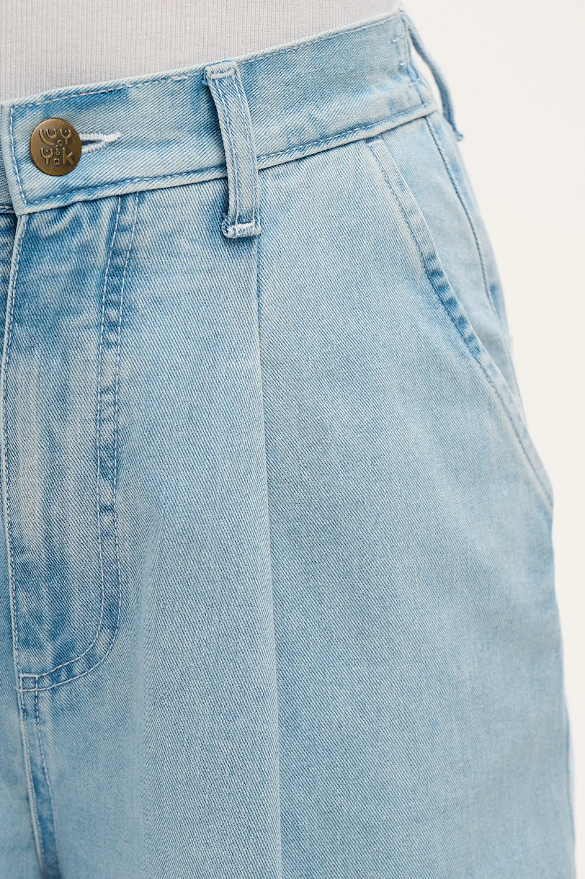 Lucy & Yak Cole - Baggy Wide Leg Denim Jeans in Light Wash Blue