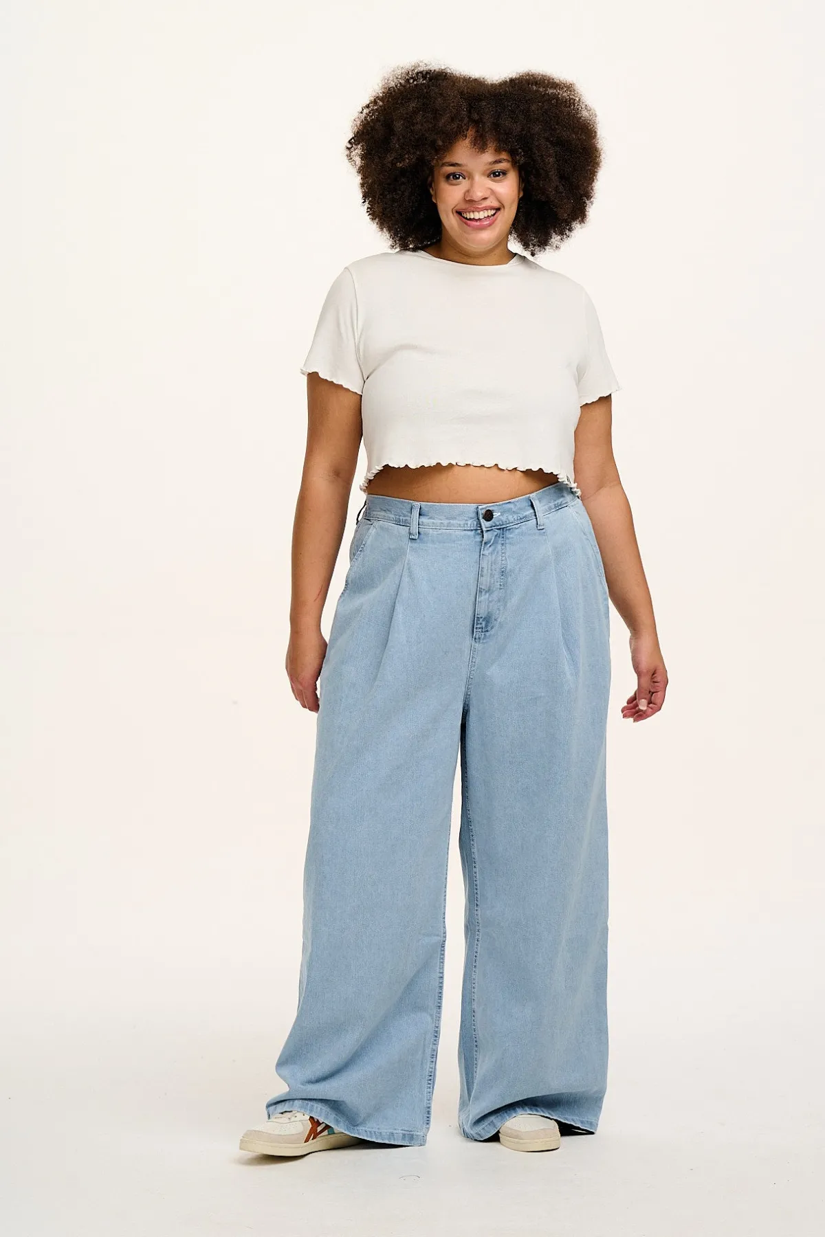 Lucy & Yak Cole - Baggy Wide Leg Denim Jeans in Light Wash Blue