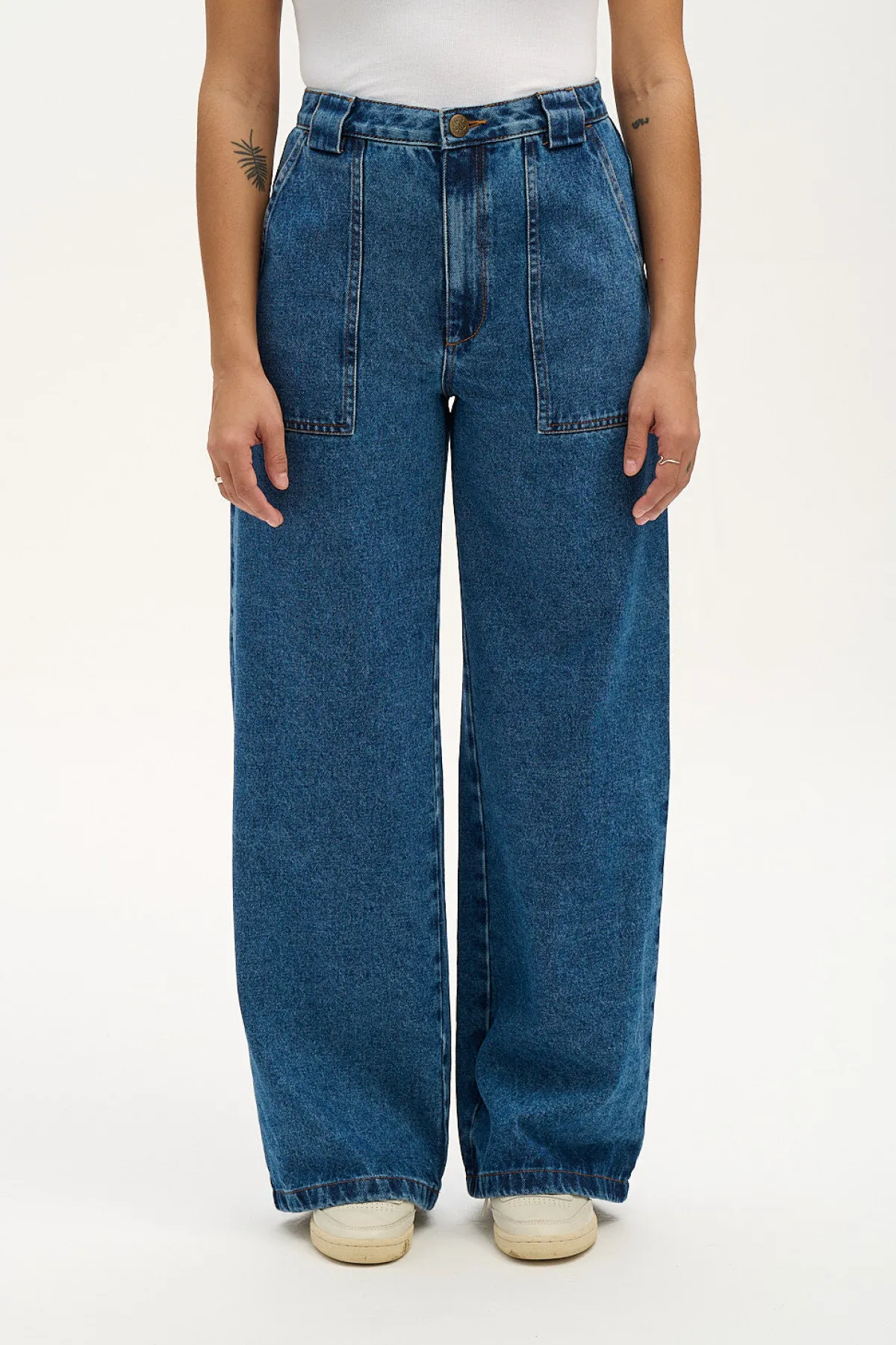 Lucy & Yak Delores - Wide Leg Denim Jeans in Mid Wash Blue