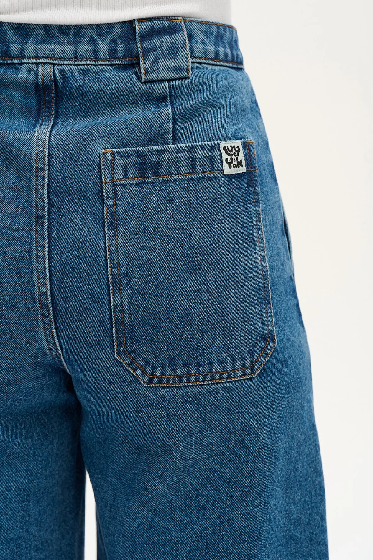 Lucy & Yak Delores - Wide Leg Denim Jeans in Mid Wash Blue