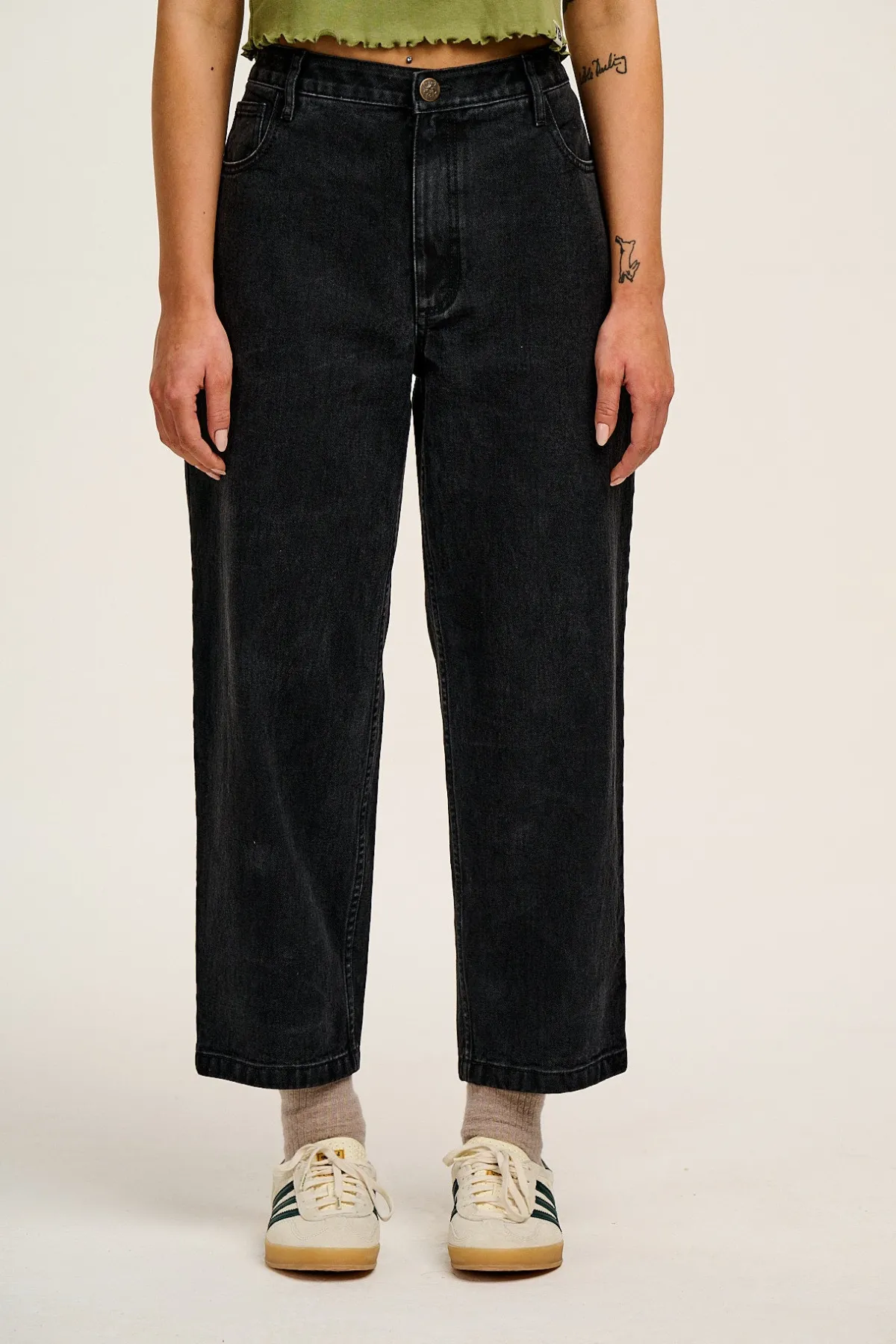 Lucy & Yak Drew - Straight Leg Denim Jeans in Washed Black