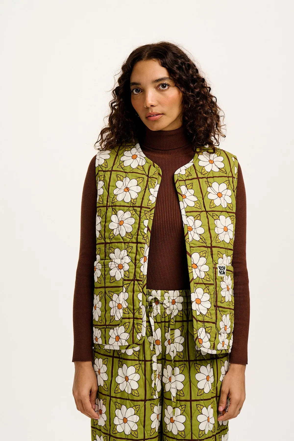 Lucy & Yak Emery - Reversible Quilted Gilet in Romneya Floral Print