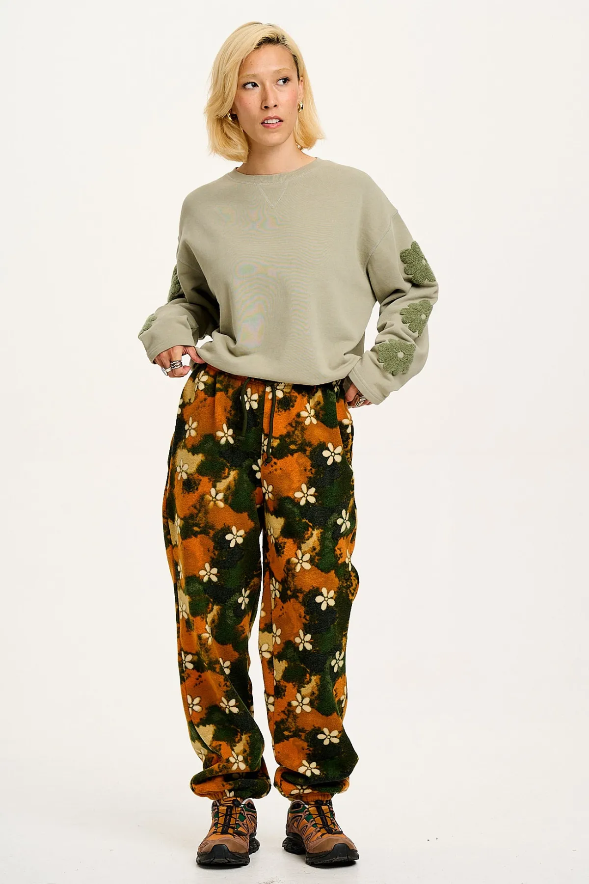 Lucy & Yak Jamie - Polar Fleece Joggers in Green Daisy Lu Print