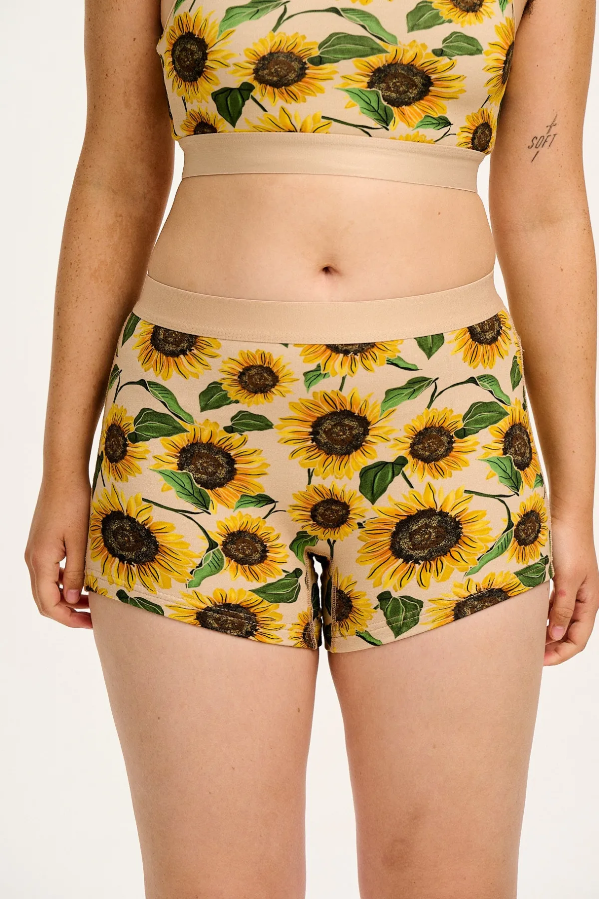 Lucy & Yak Joey - Cotton & Bamboo Boxer Shorts in Cream Sunflower Print