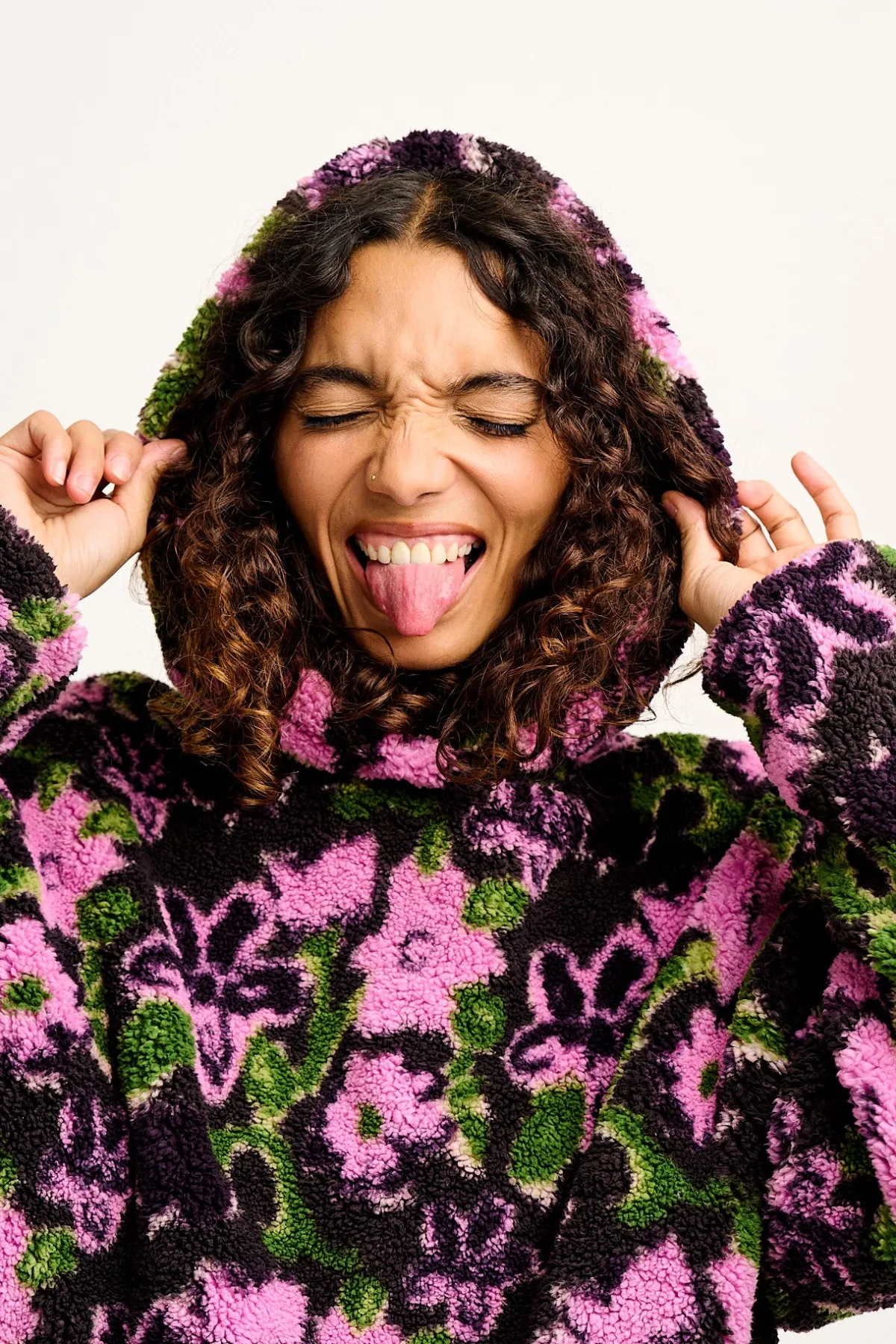 Lucy & Yak Rory - Borg Fleece Hoodie in Wilderley Floral Print