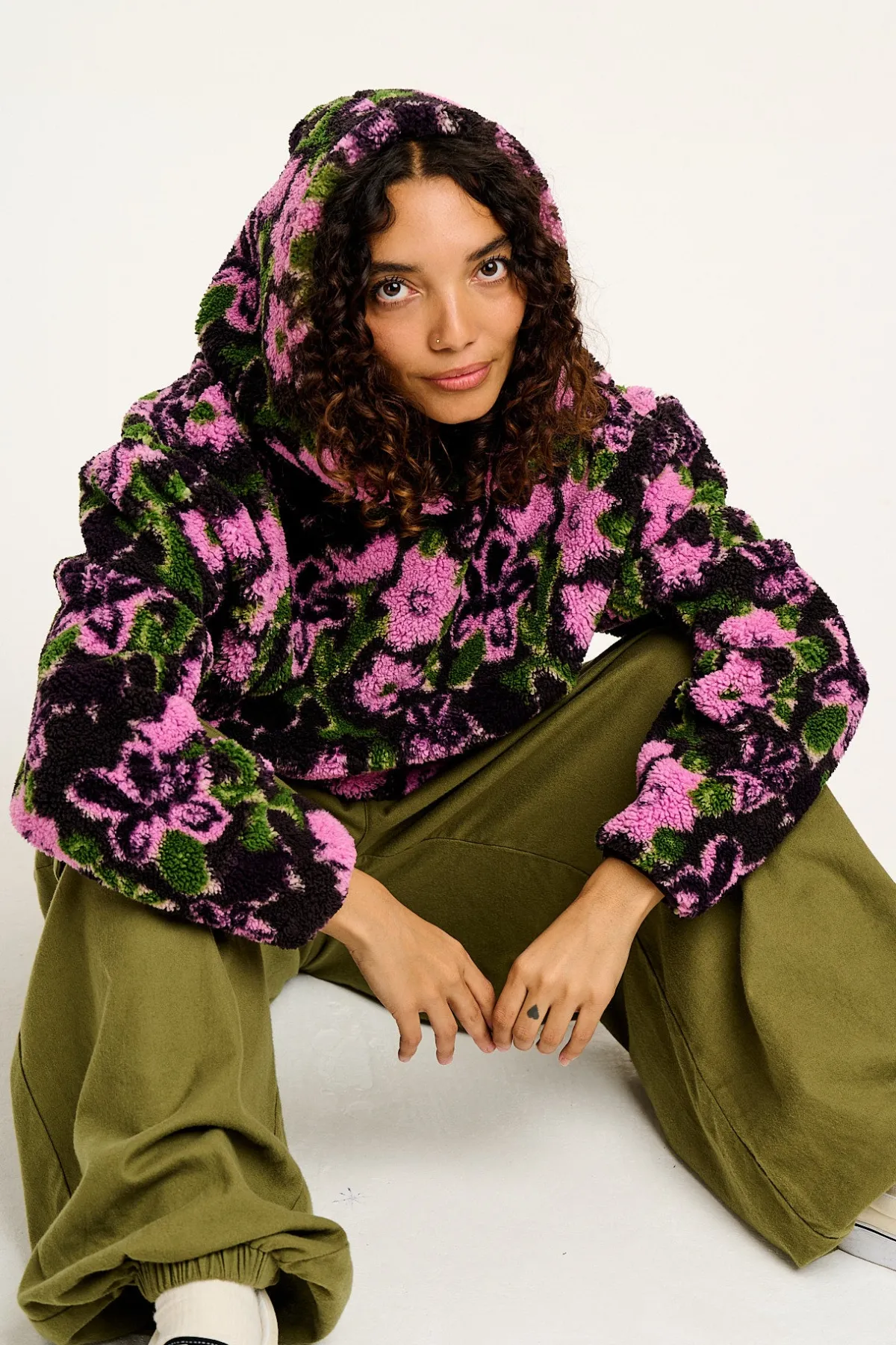 Lucy & Yak Rory - Borg Fleece Hoodie in Wilderley Floral Print