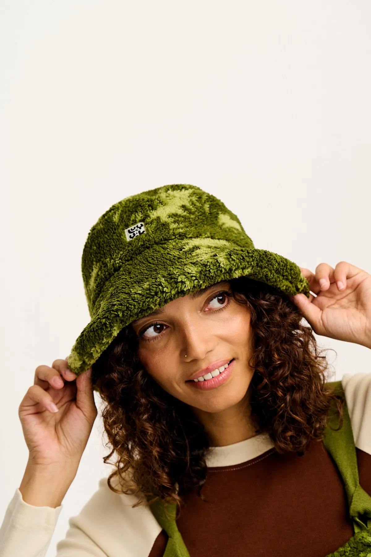 Lucy & Yak Travis - Borg Fleece Bucket Hat in Green Sequoia Print